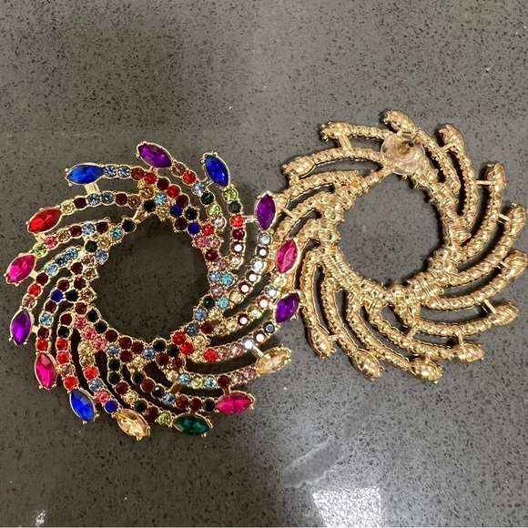 New Starburst Colorful Circular Rhinestone Statement Fashion Jewelry Earrings - Picture 8 of 9